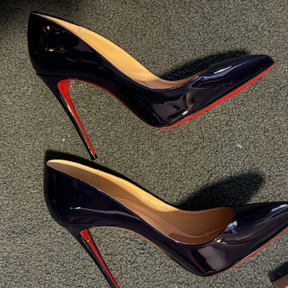 Christian Louboutin excellent condition 39 china blue